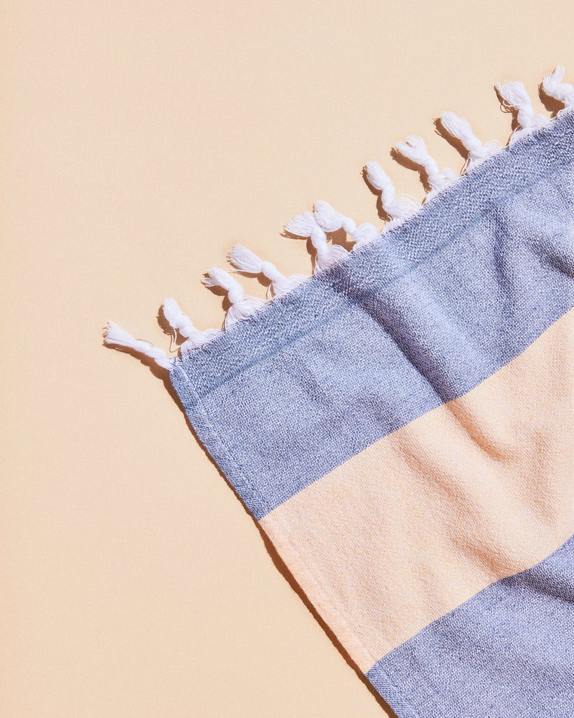 FEATHER WEIGHT TOWEL