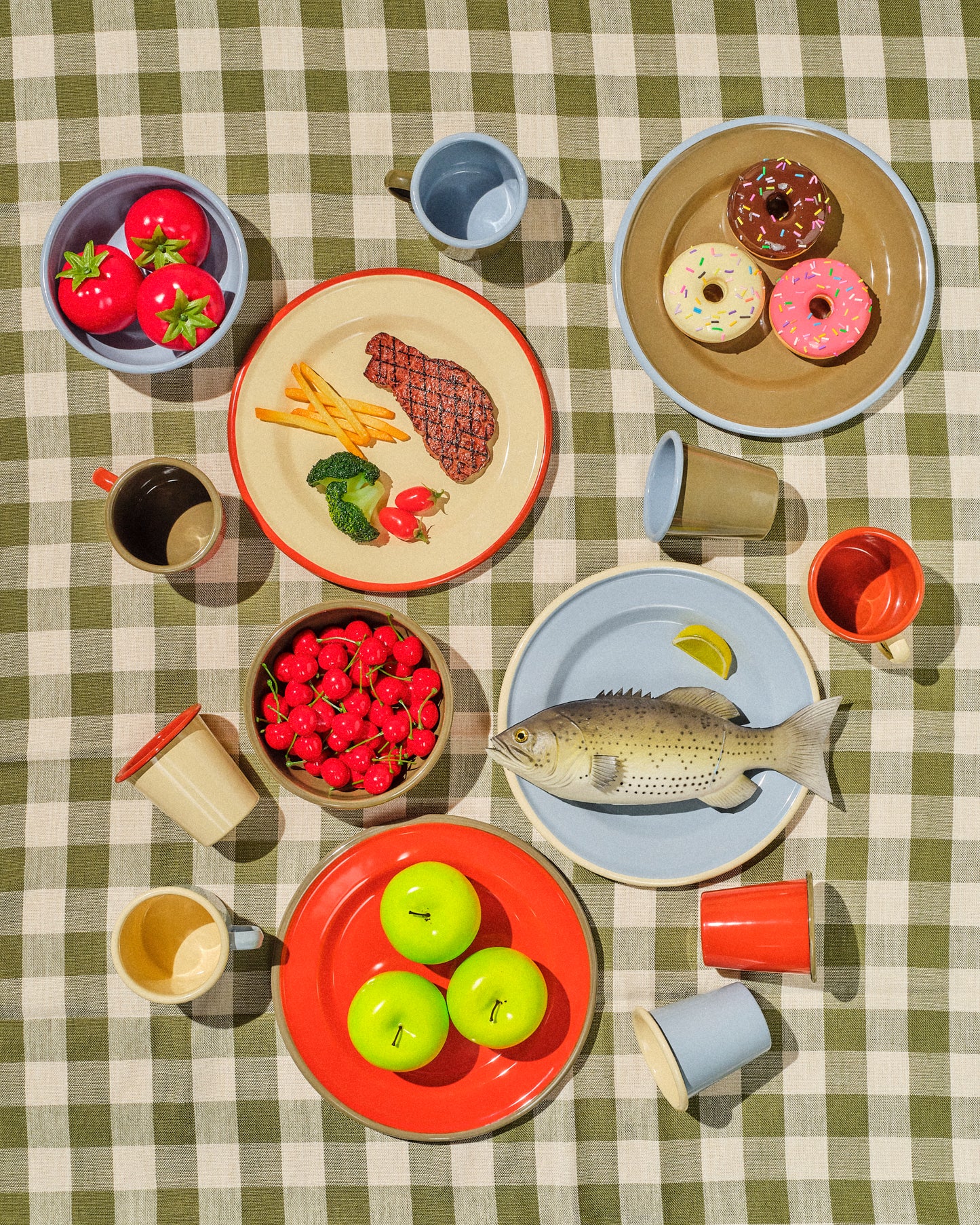 ENAMELWARE PLATE SET