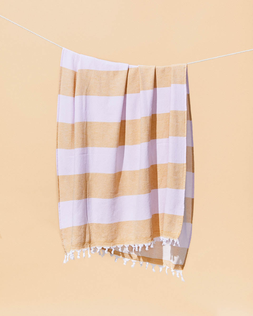 FEATHER WEIGHT TOWEL
