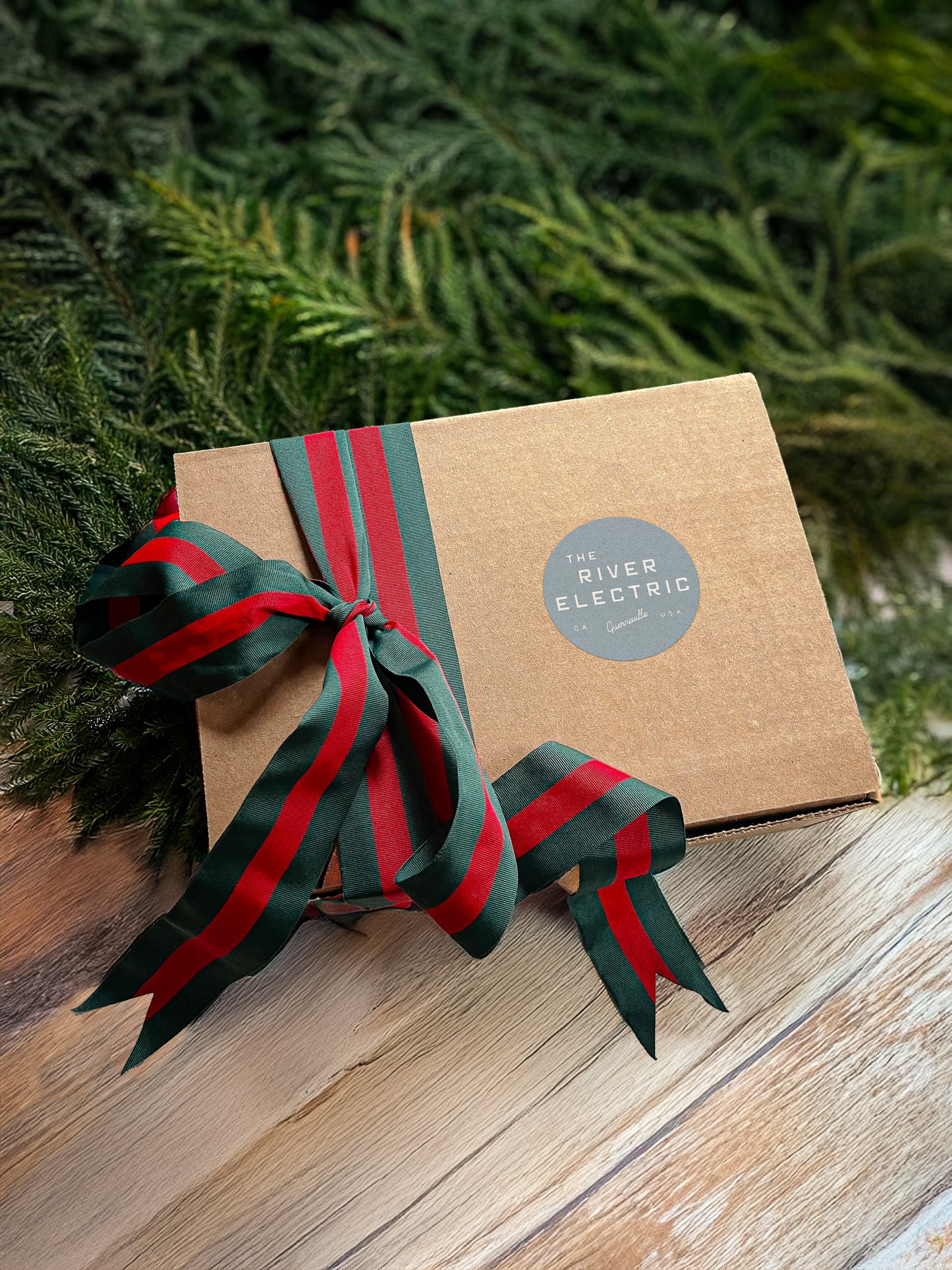 River Electric Pool Day Gift Box